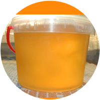 Литр натурального мед в пластиковой таре
